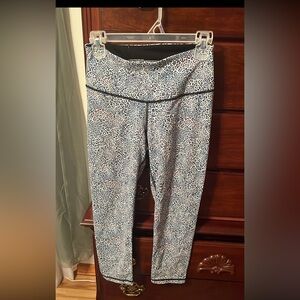 PINK Victoria's Secret Blue and White Leopard Print Leggings